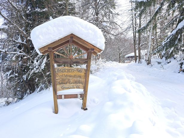 Kauschlerhof Ferienhaus Einfahrt Winter
