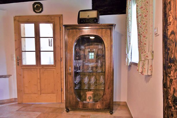 Kauschlerhof Stube Vitrine
